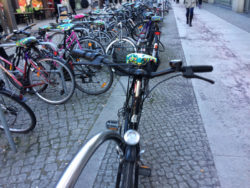 Berlin Hauptbahnhof Verteilung Sattelhaube Pukka Tee